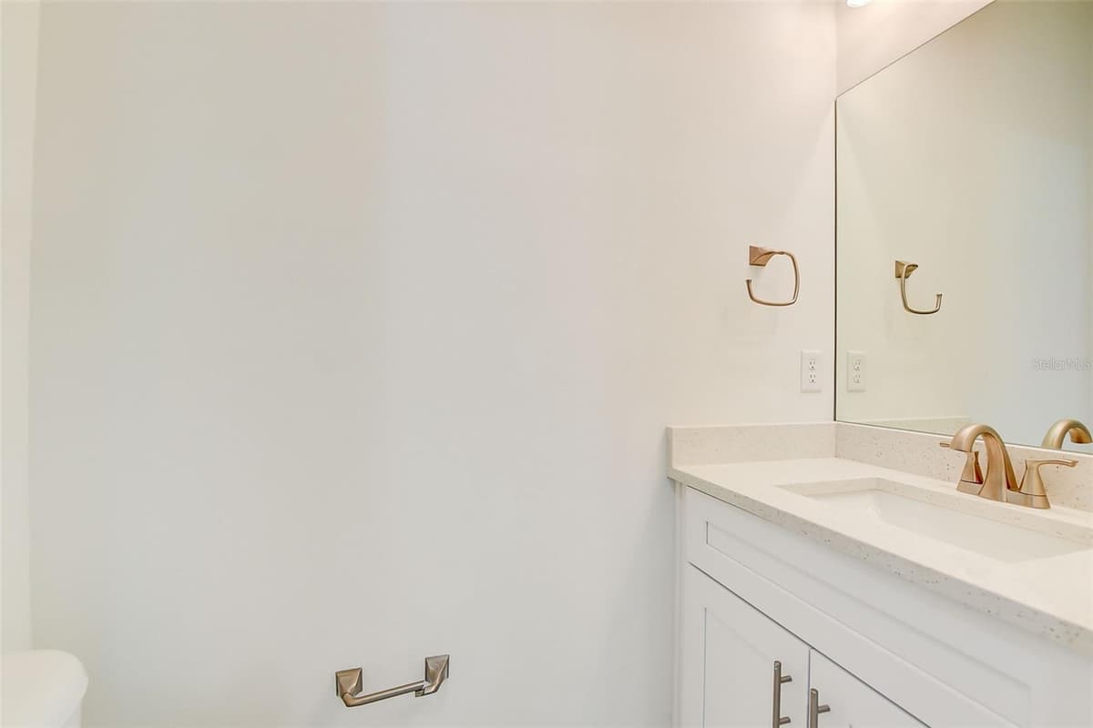 3889 WALKER ROAD — photo 14 of 49