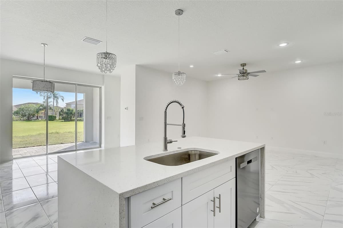 3889 WALKER ROAD — photo 12 of 49