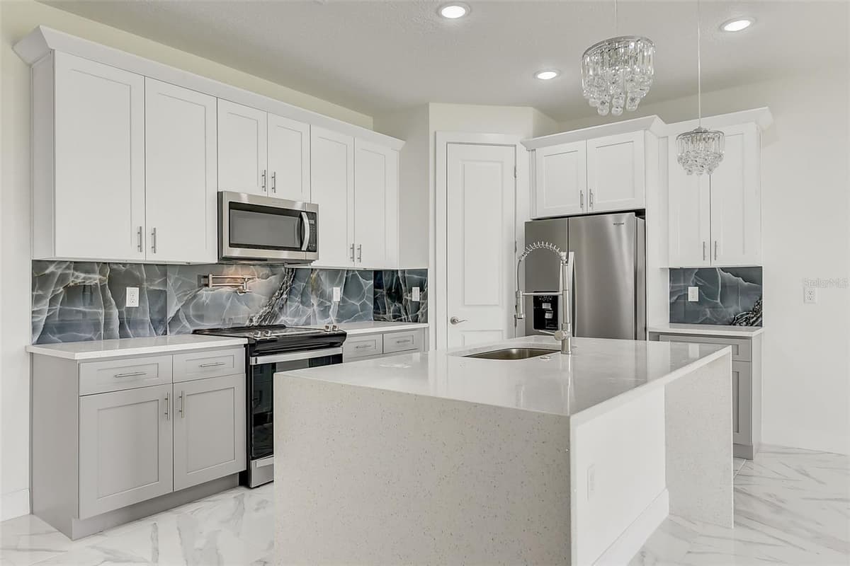 3889 WALKER ROAD — photo 9 of 49
