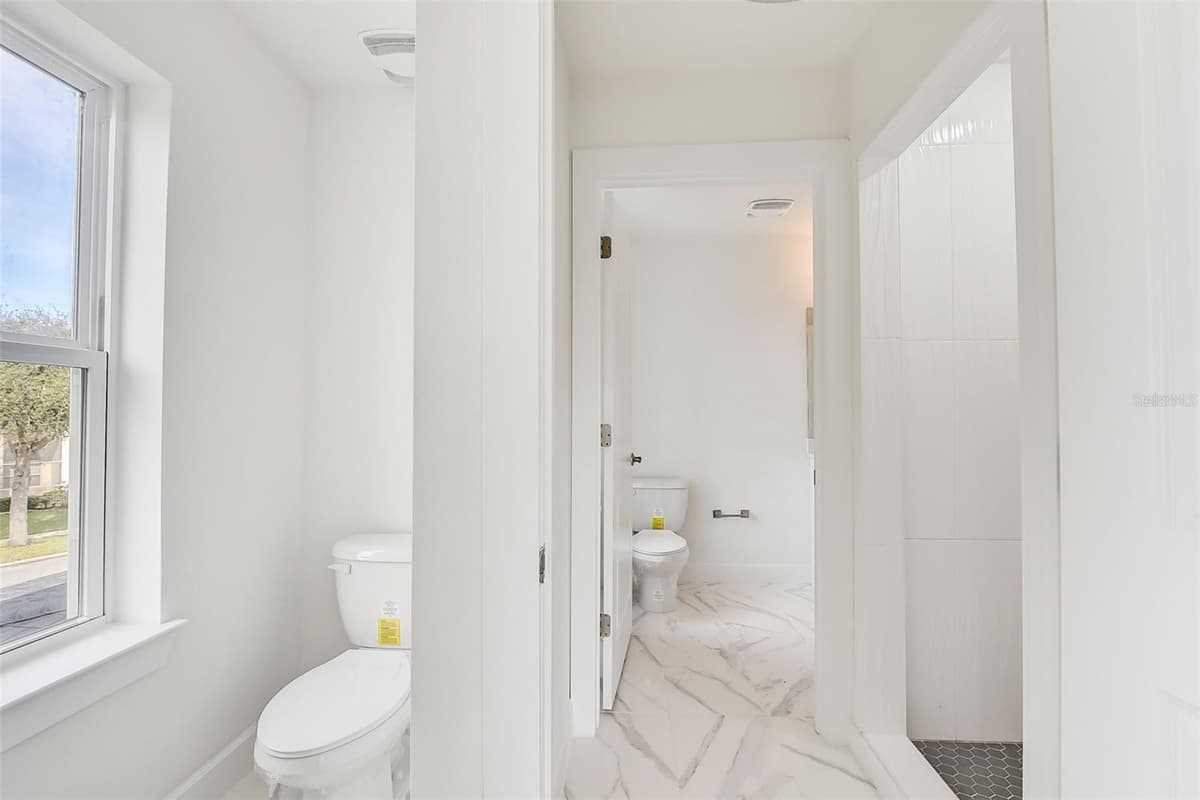 3889 WALKER ROAD — photo 36 of 49