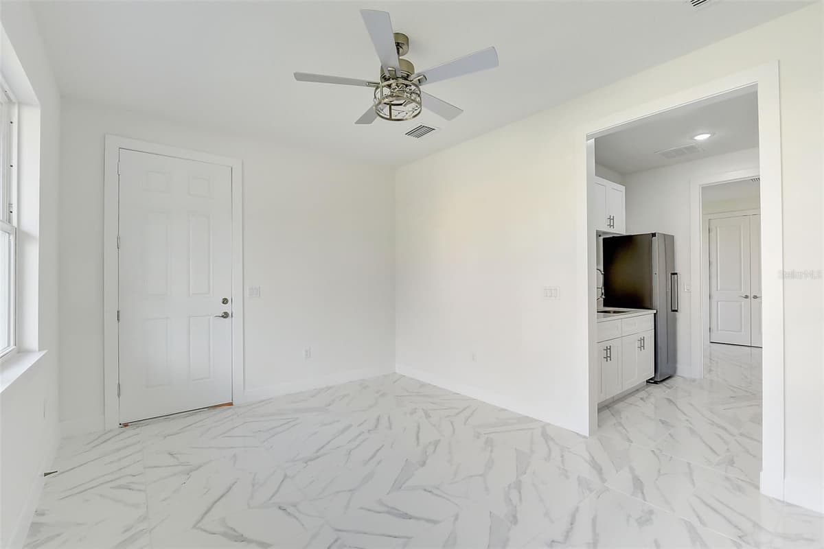 3889 WALKER ROAD — photo 21 of 49