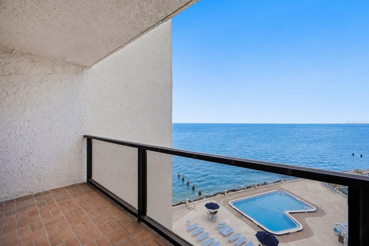 450 GULFVIEW BOULEVARD — photo 8 of 25