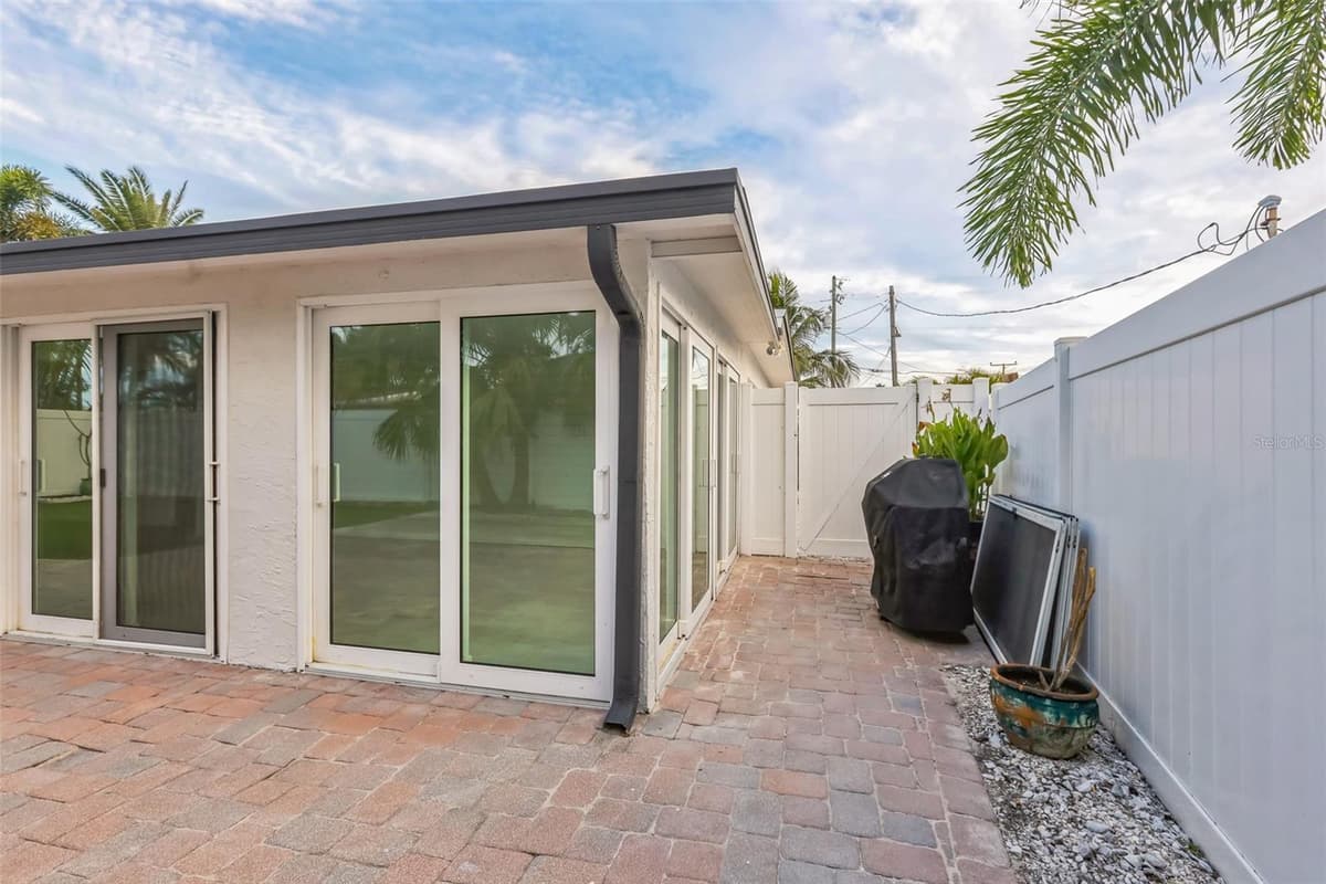 747 PRUITT DRIVE — photo 13 of 17