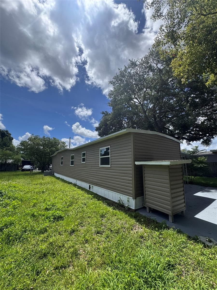 904 ROBINSON AVENUE — photo 11 of 21