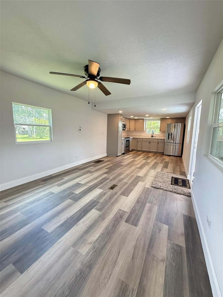 904 ROBINSON AVENUE — photo 19 of 21