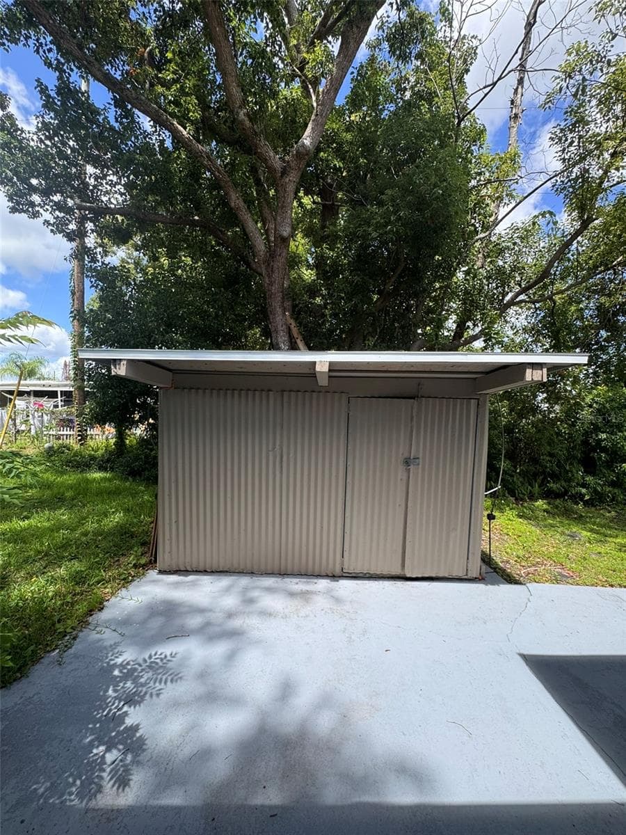 904 ROBINSON AVENUE — photo 12 of 21