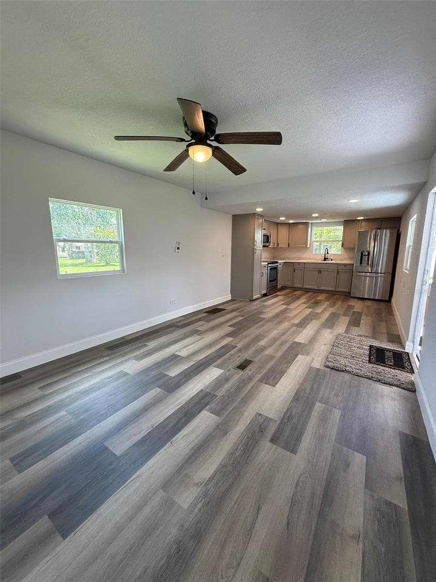 904 ROBINSON AVENUE — photo 20 of 21