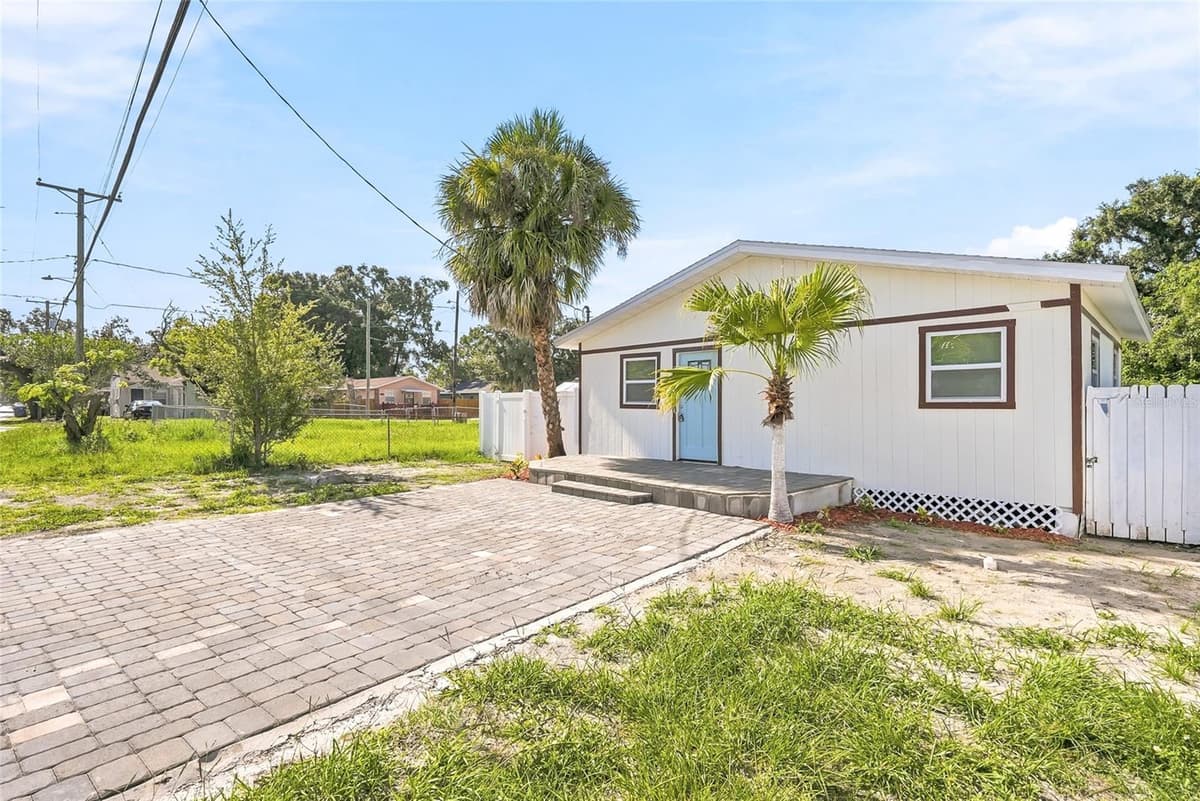 1313 SITKA STREET — photo 4 of 25
