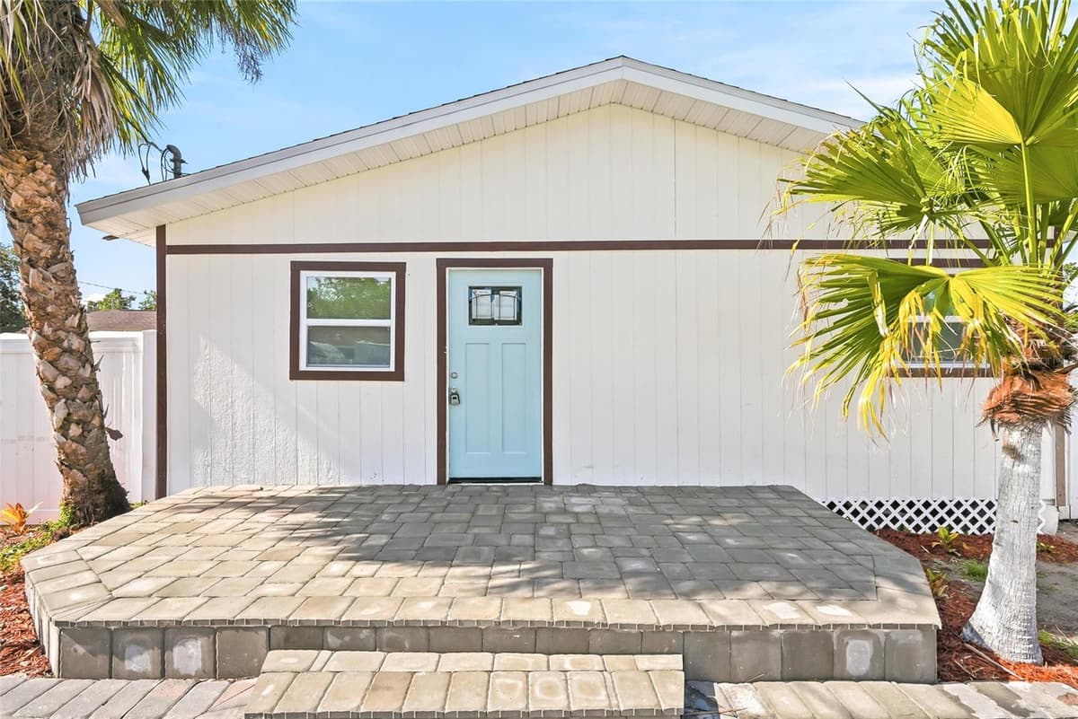 1313 SITKA STREET — photo 5 of 25
