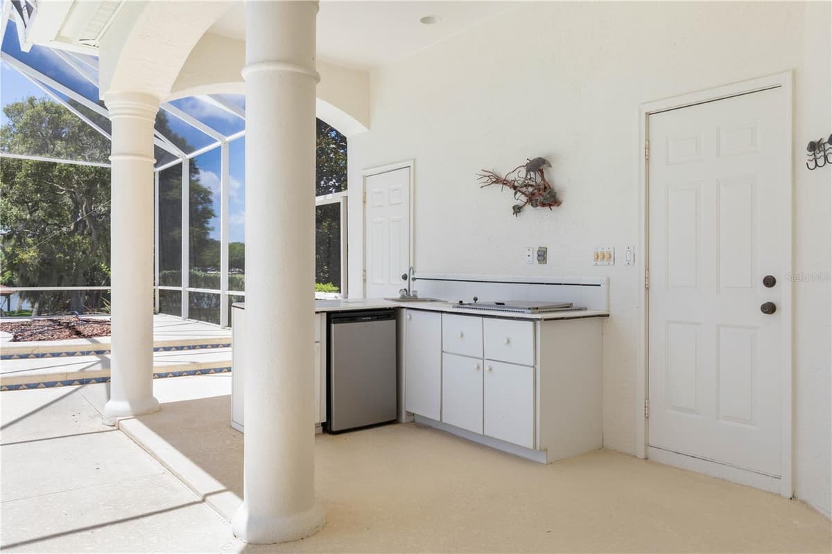 1 CAPRI COURT — photo 42 of 86