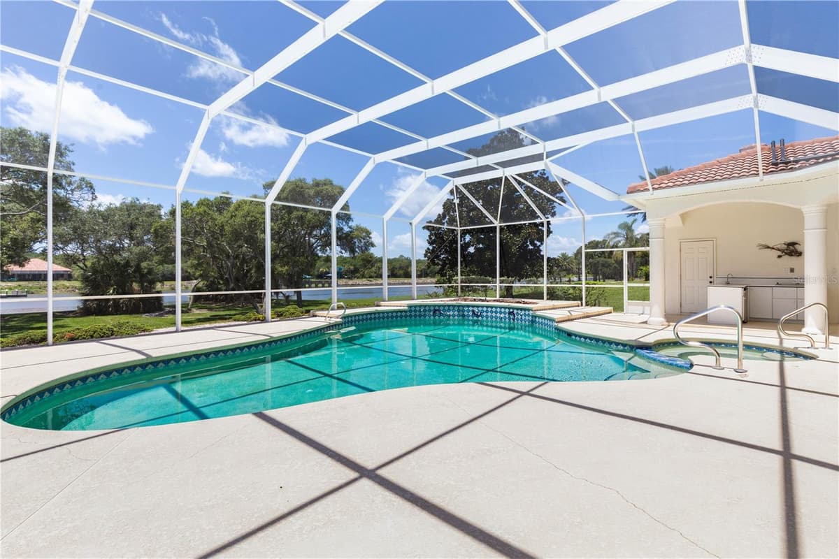 1 CAPRI COURT — photo 39 of 86