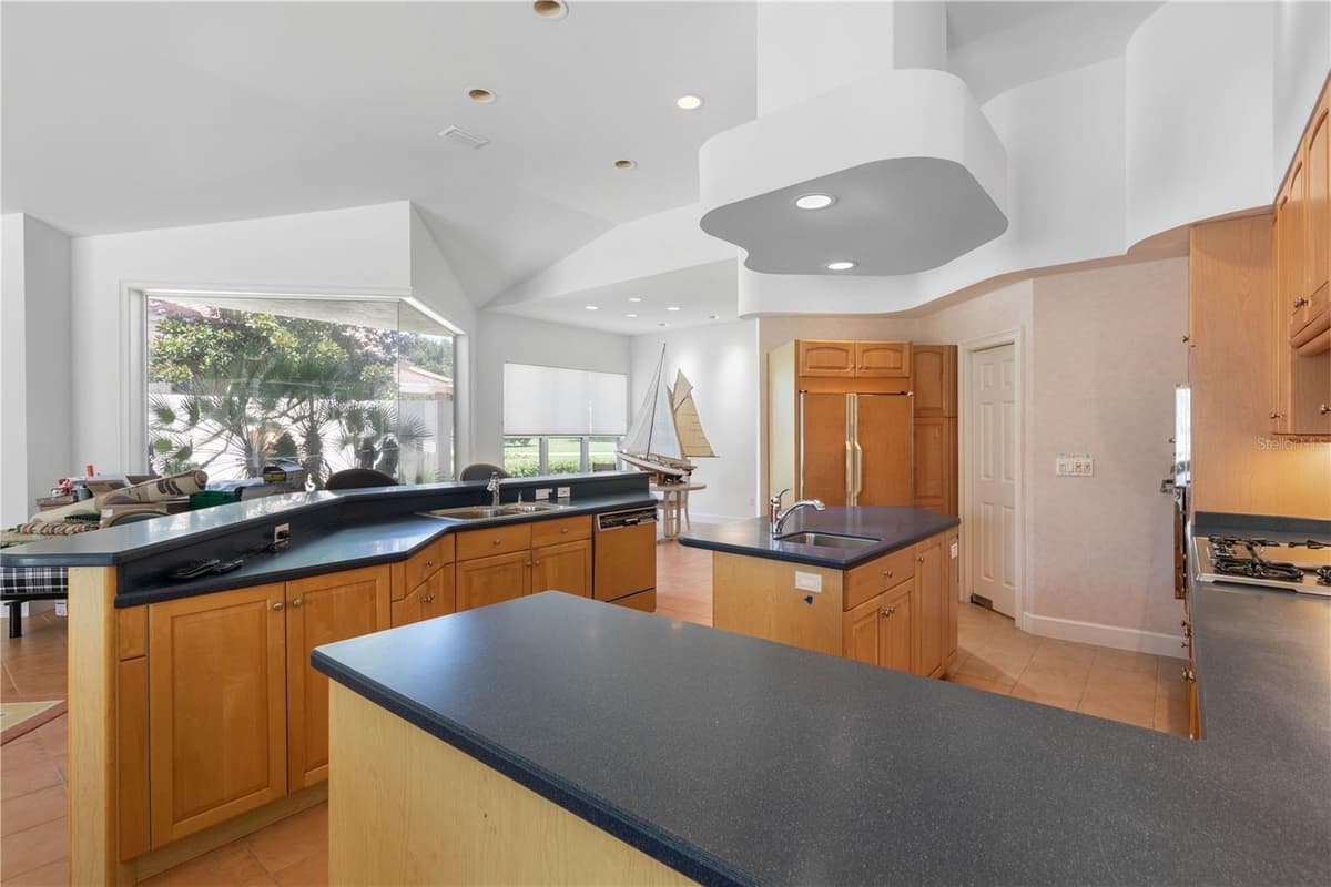 1 CAPRI COURT — photo 19 of 86
