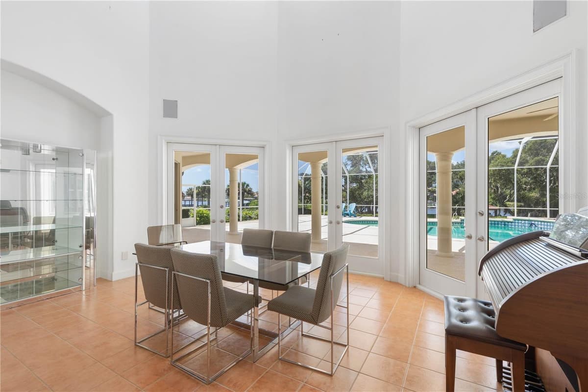 1 CAPRI COURT — photo 14 of 86