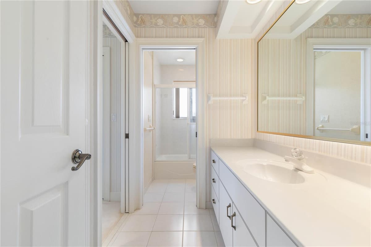 1 CAPRI COURT — photo 28 of 86