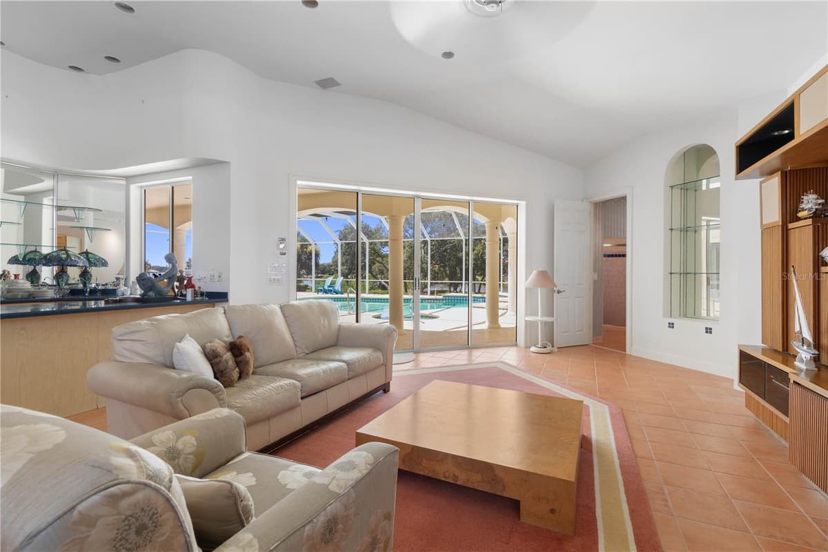 1 CAPRI COURT — photo 21 of 86