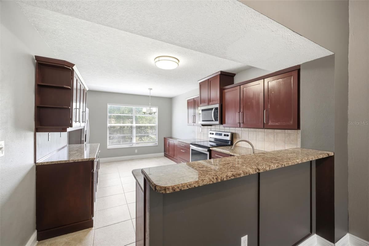 7807 HARDWICK DRIVE — photo 7 of 25