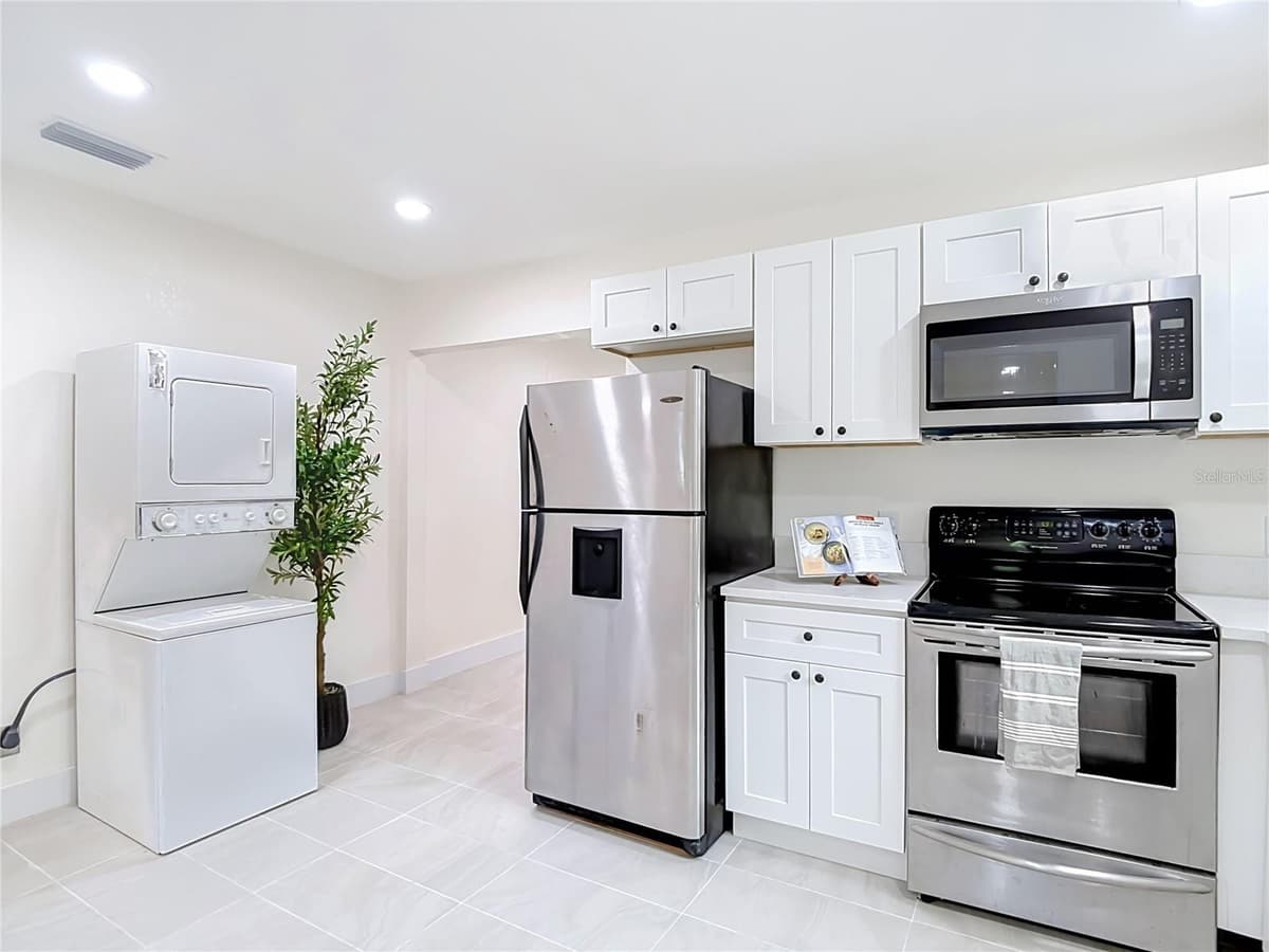 8010 13TH STREET — photo 15 of 43