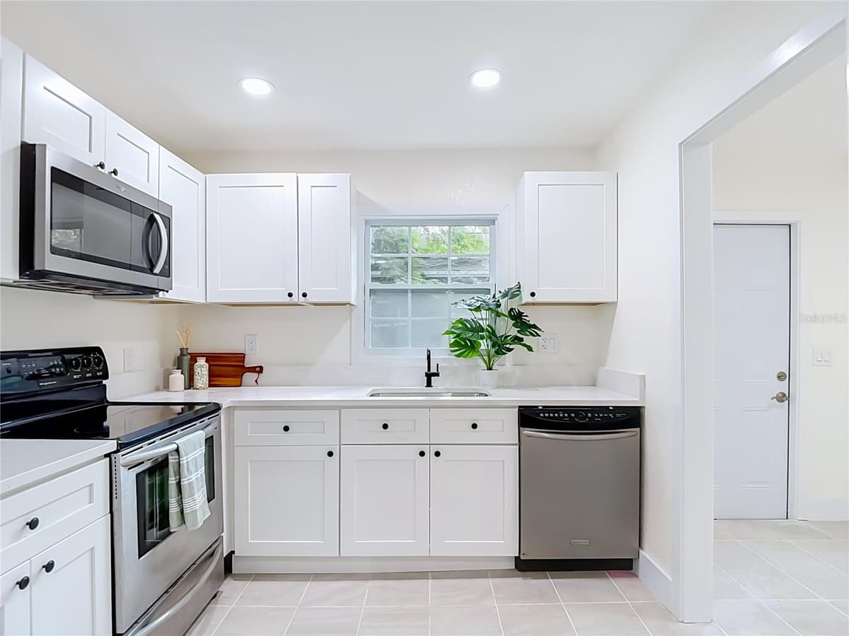 8010 13TH STREET — photo 12 of 43