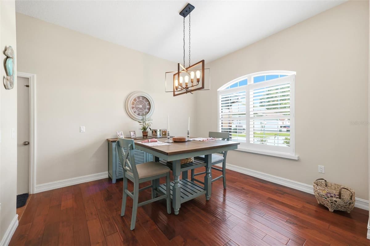 4710 BASSWOOD STREET — photo 6 of 73