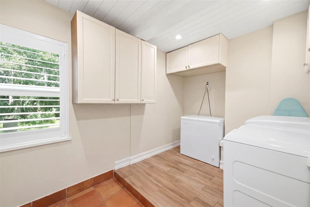 4710 BASSWOOD STREET — photo 20 of 73