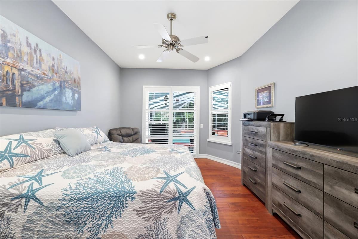 4710 BASSWOOD STREET — photo 13 of 73