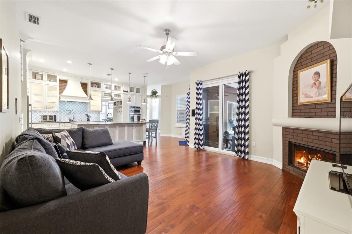 4710 BASSWOOD STREET — photo 11 of 73