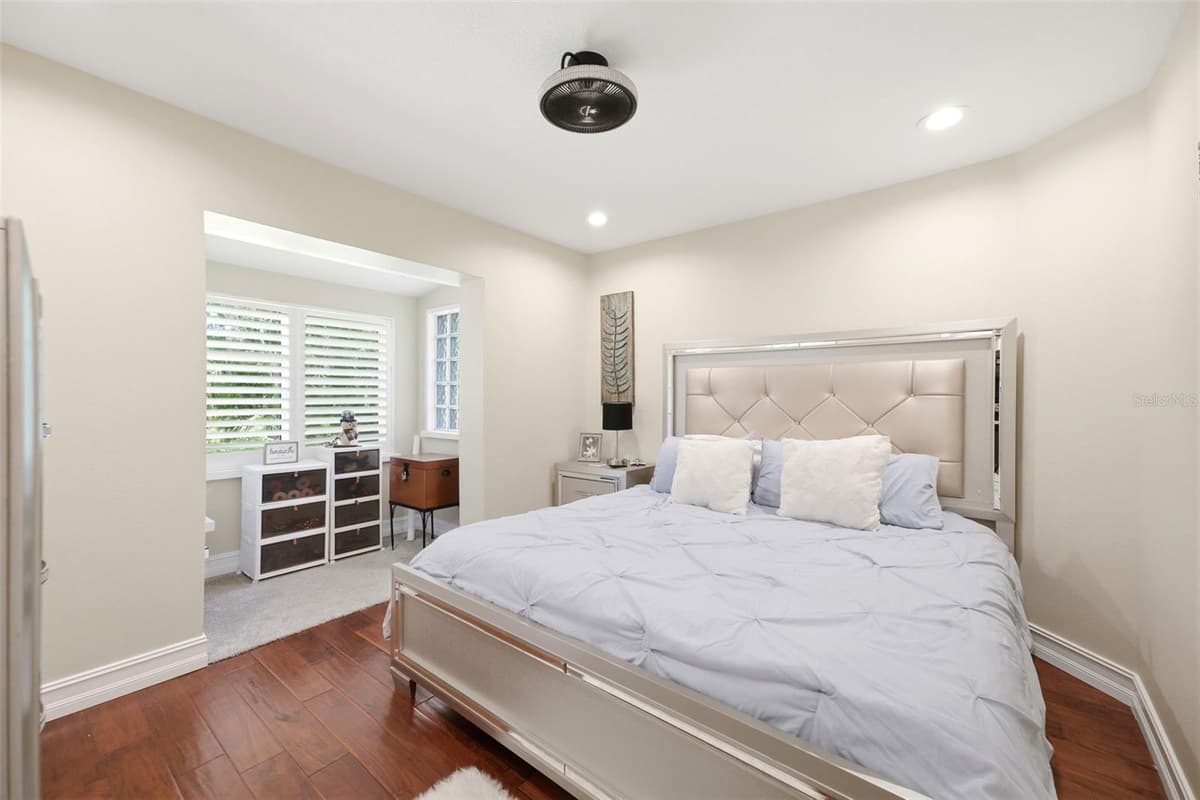 4710 BASSWOOD STREET — photo 16 of 73