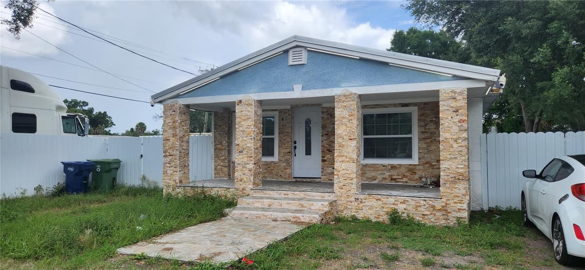3004 DR MARTIN LUTHER KING JR BOULEVARD — photo 1 of 4