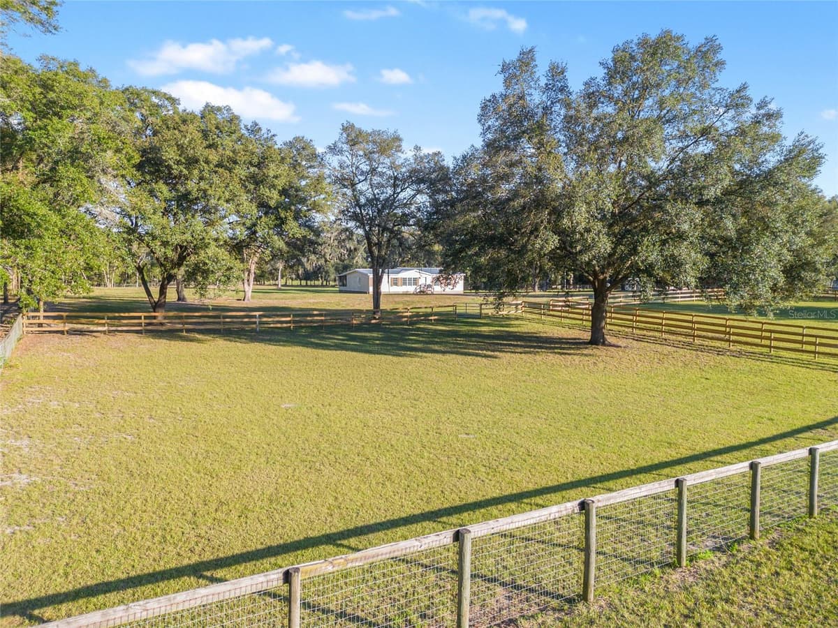 3291 188TH TERRACE — photo 4 of 35
