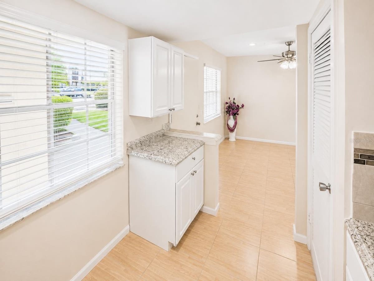 946 VIRGINIA STREET — photo 5 of 10