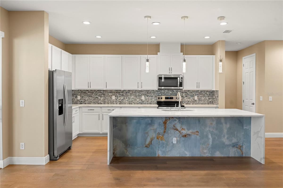 2049 HEART LAKE DRIVE — photo 13 of 76