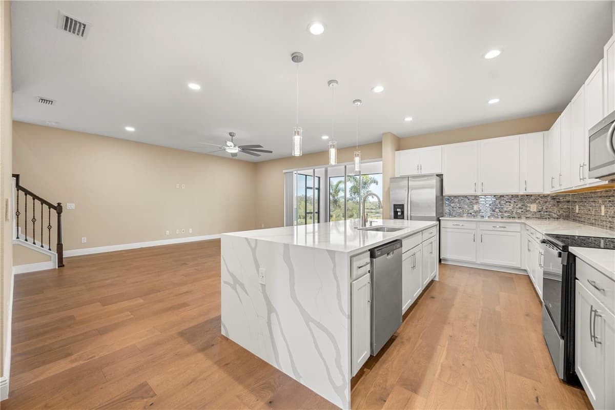 2049 HEART LAKE DRIVE — photo 8 of 76