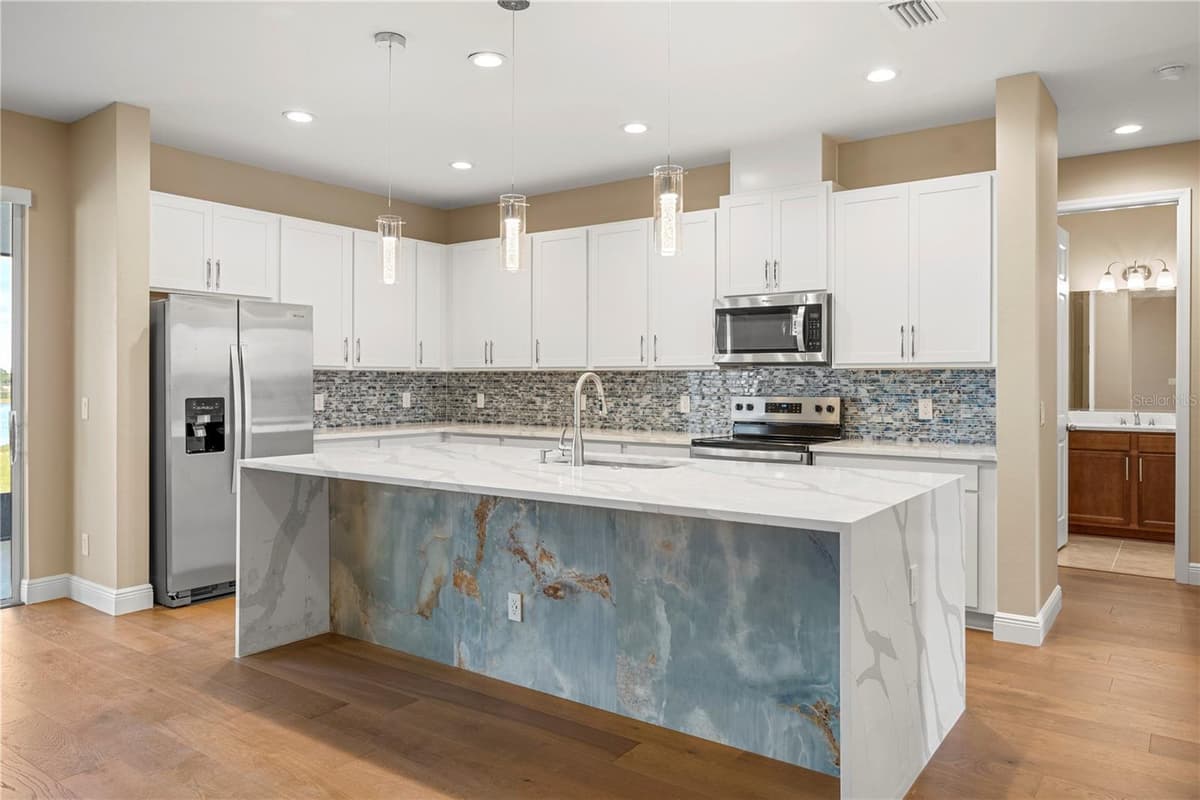 2049 HEART LAKE DRIVE — photo 14 of 76