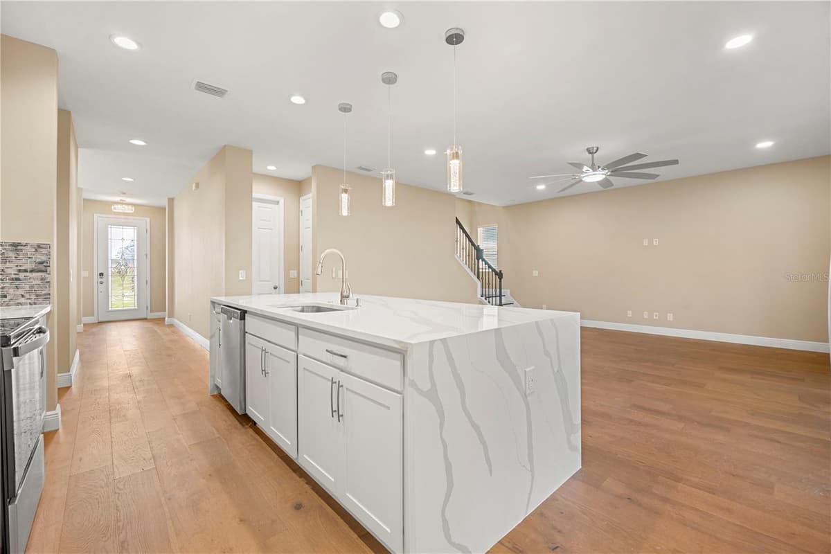 2049 HEART LAKE DRIVE — photo 12 of 76