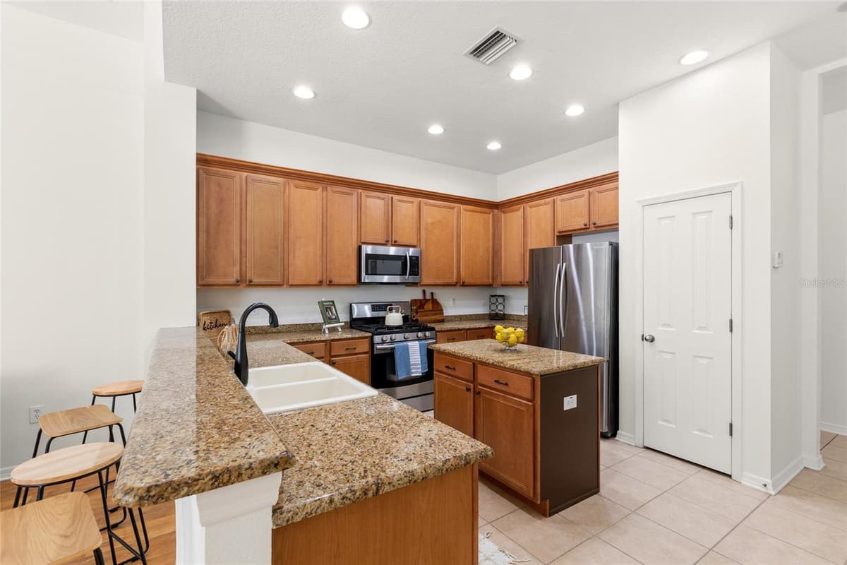 16132 IVY LAKE DRIVE — photo 21 of 61