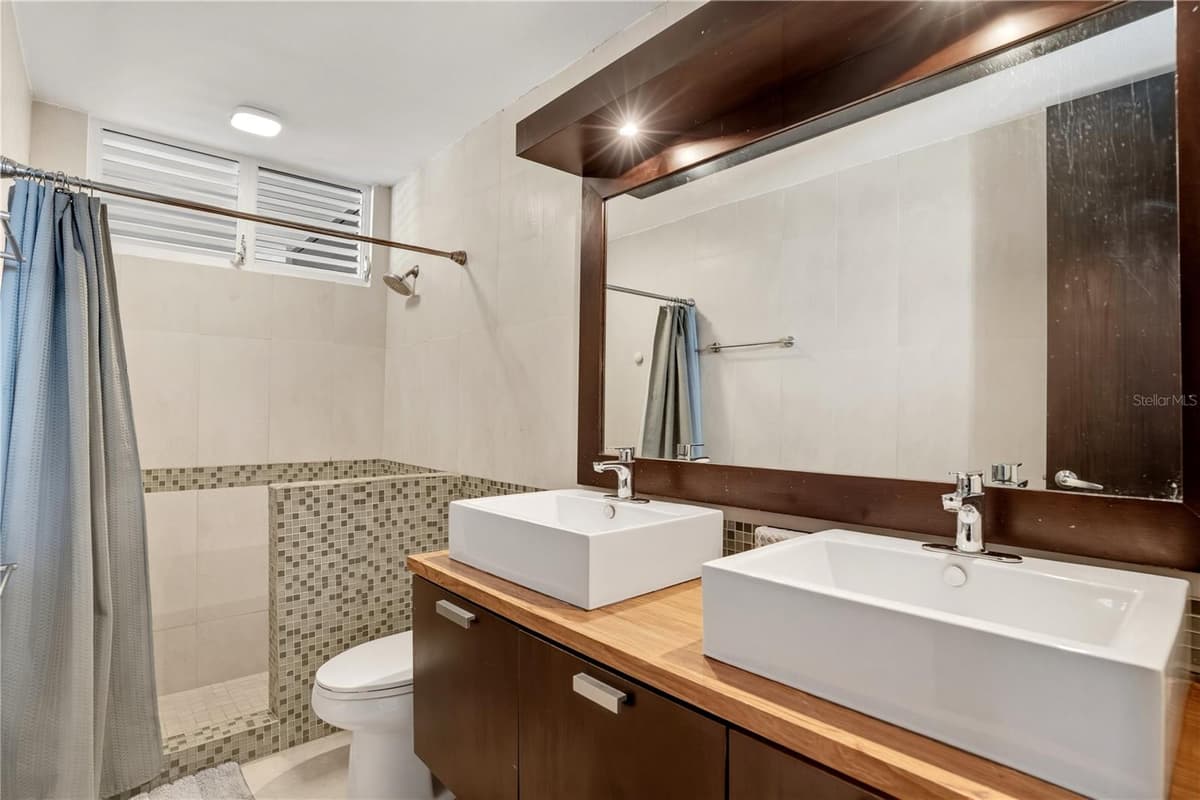 12-11 CALLE SEGOVIA — photo 10 of 20