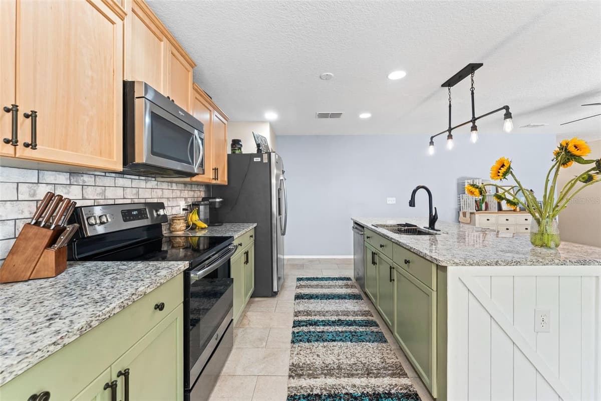 109 THORNBERRY BRANCH LANE — photo 13 of 47