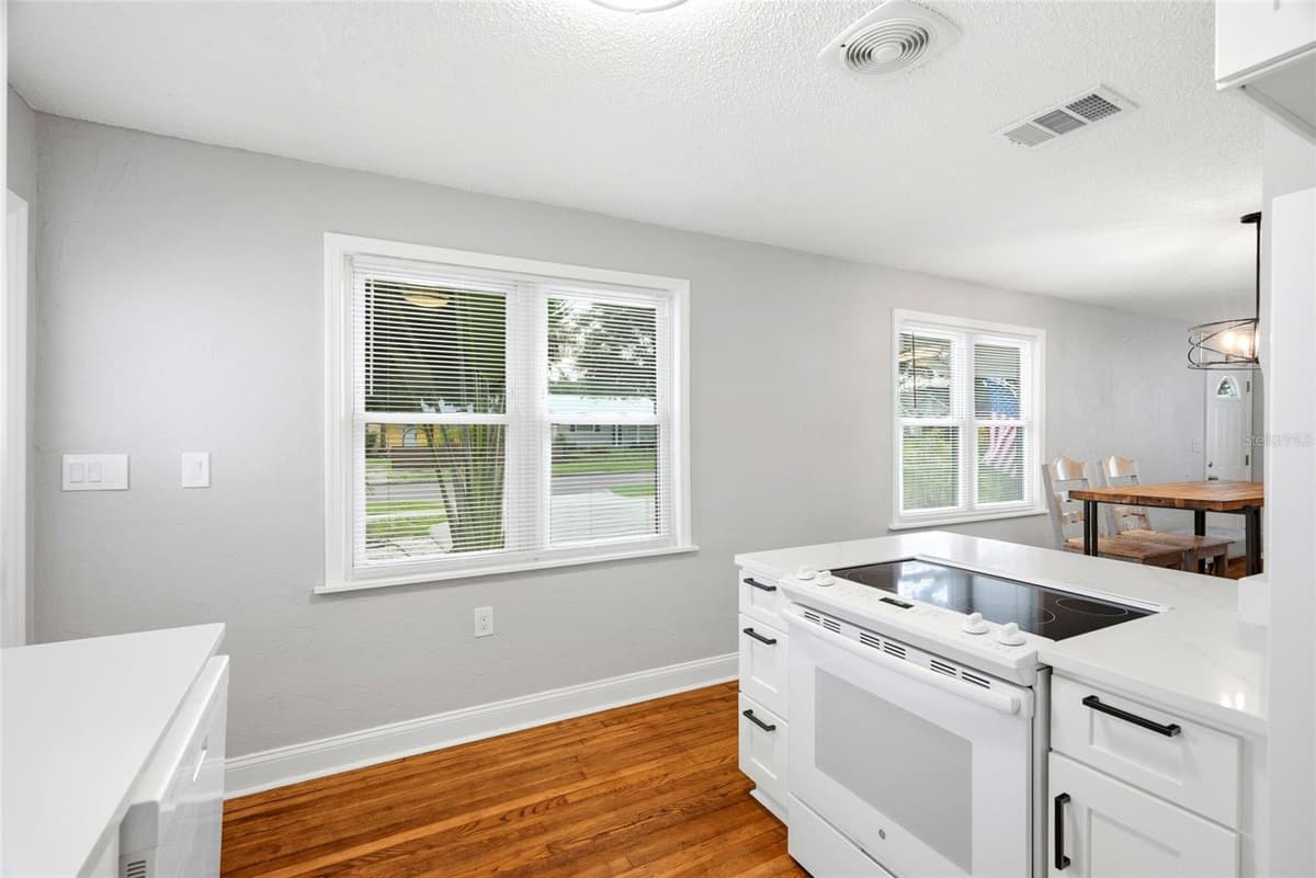 5016 DARTMOUTH AVENUE — photo 13 of 31