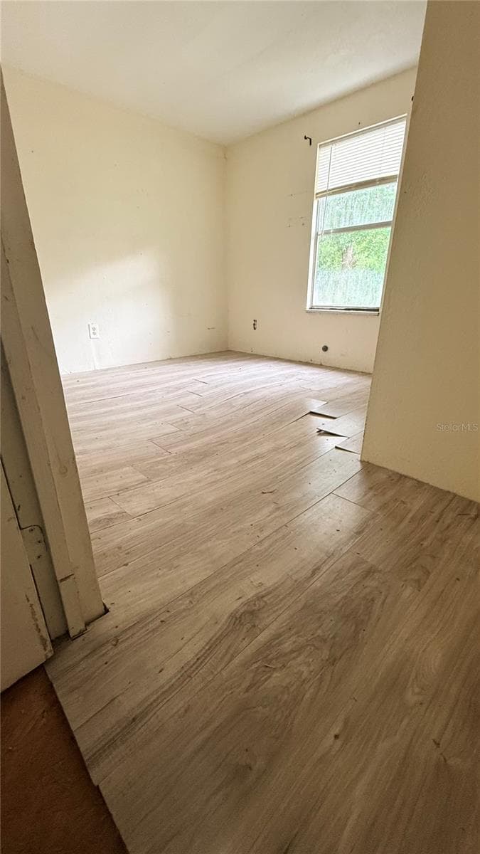 6408 WOODSMAN DRIVE — photo 5 of 9
