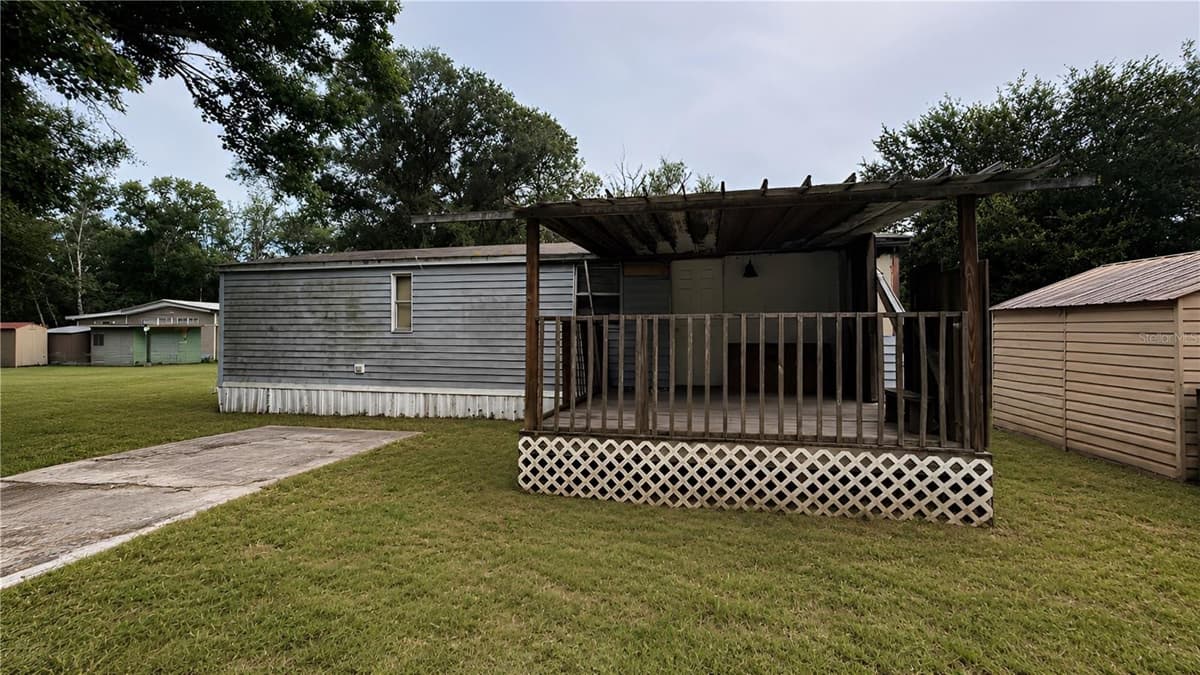 6408 WOODSMAN DRIVE — photo 2 of 9