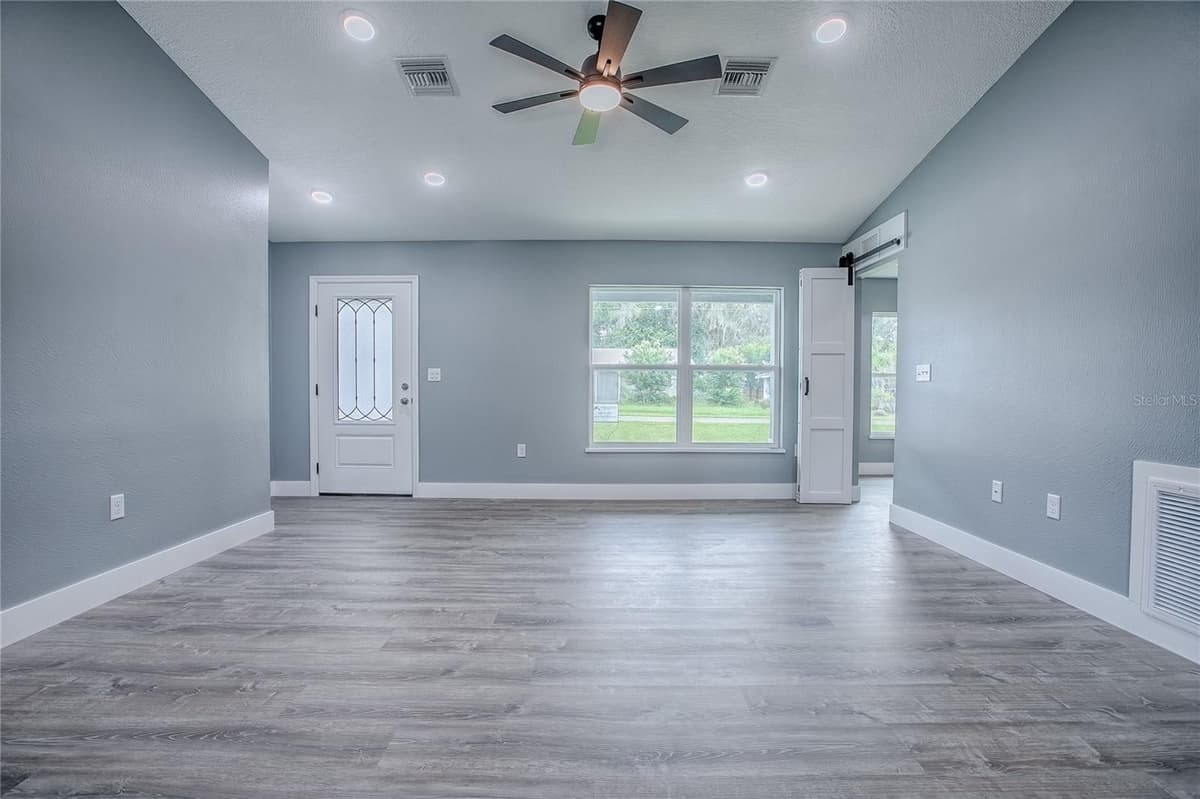 557 COUNTY ROAD 487 — photo 4 of 13