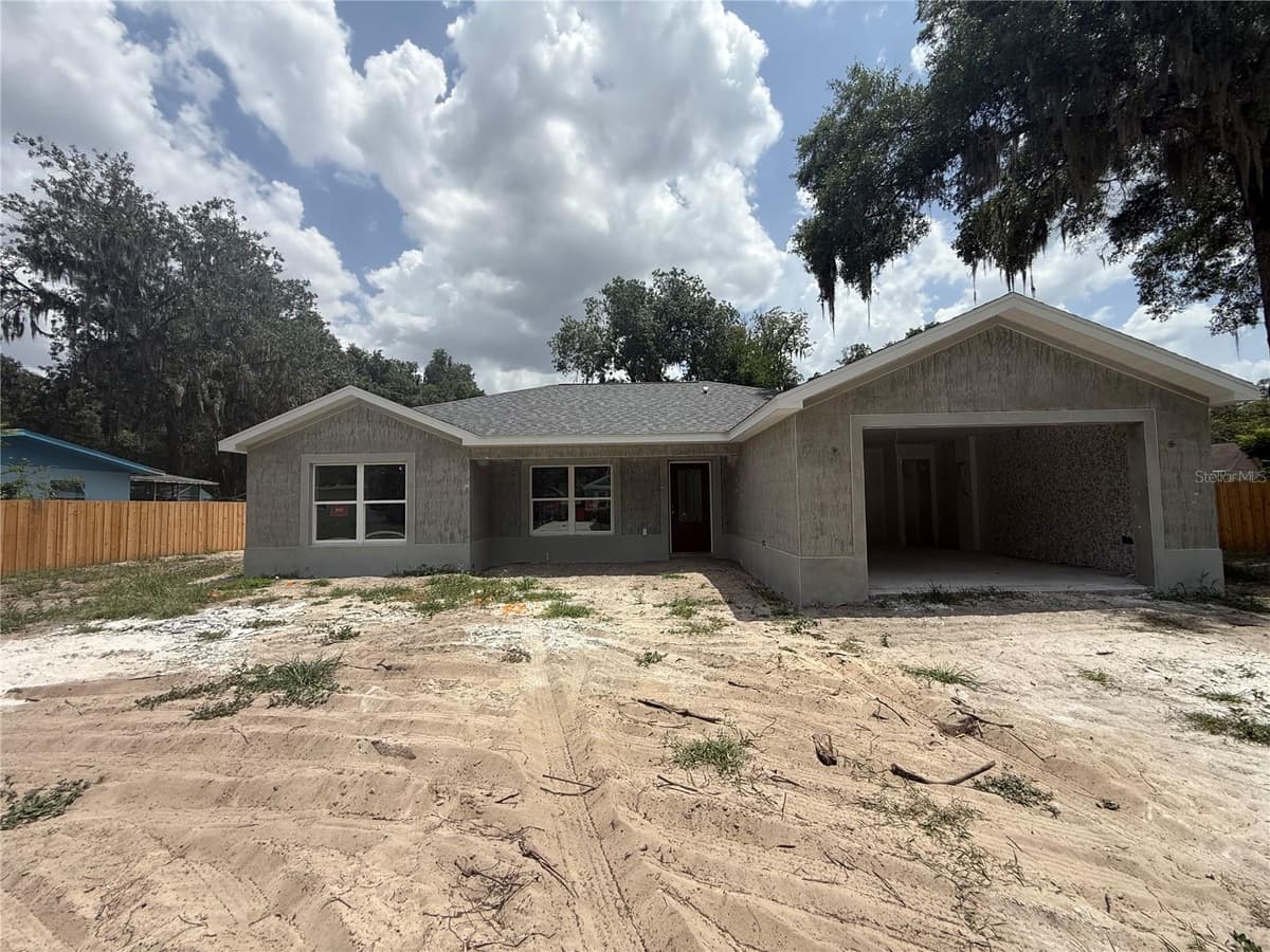 557 COUNTY ROAD 487 — photo 1 of 13
