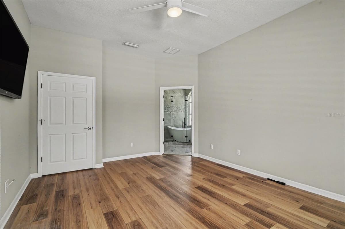 1236 HAWTHORNE COVE DRIVE — photo 15 of 32