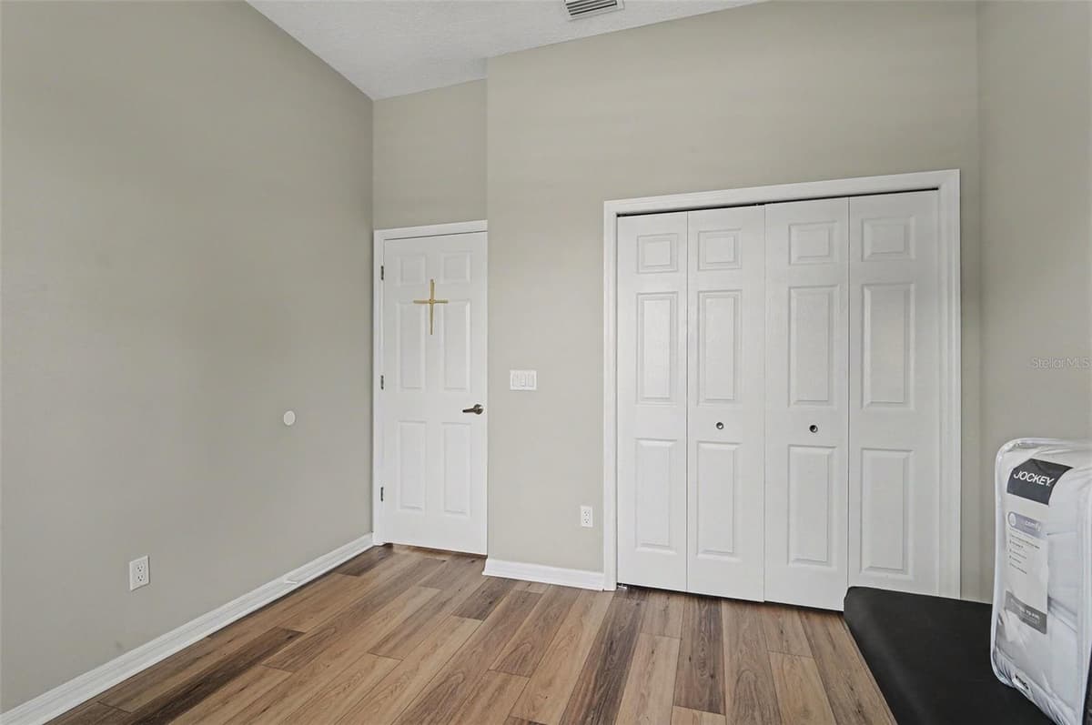 1236 HAWTHORNE COVE DRIVE — photo 17 of 32