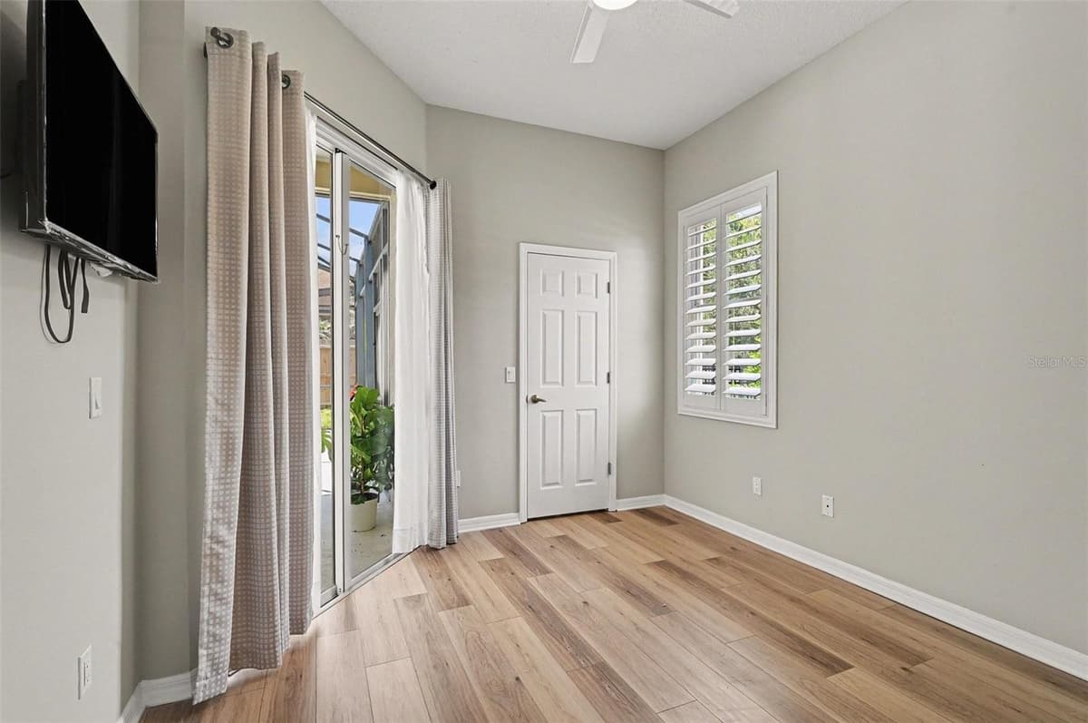 1236 HAWTHORNE COVE DRIVE — photo 18 of 32