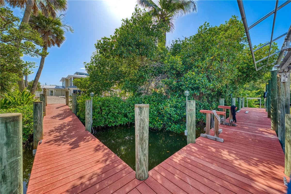 550 GULF BOULEVARD — photo 63 of 84