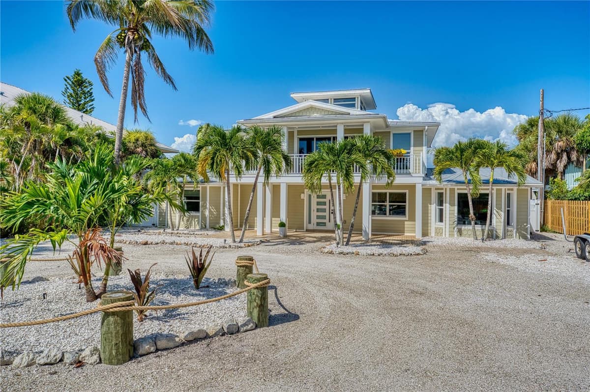 550 GULF BOULEVARD — photo 79 of 84