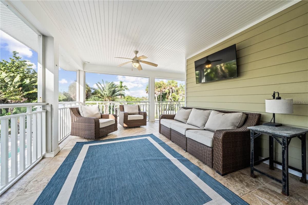 550 GULF BOULEVARD — photo 45 of 84
