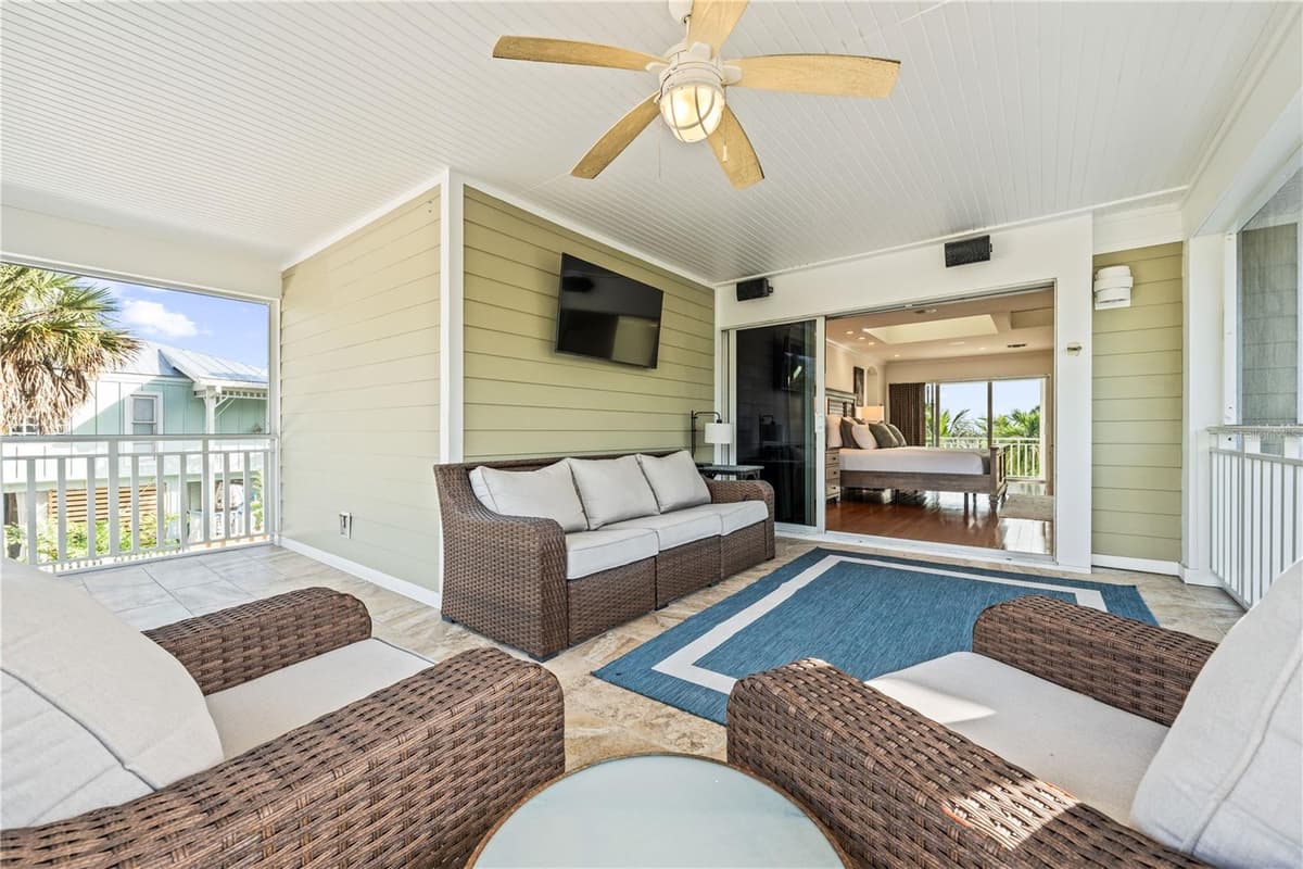 550 GULF BOULEVARD — photo 46 of 84