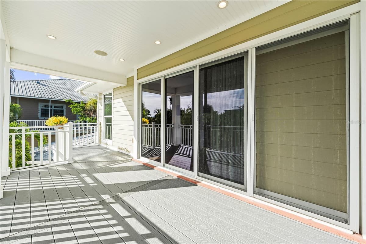 550 GULF BOULEVARD — photo 44 of 84